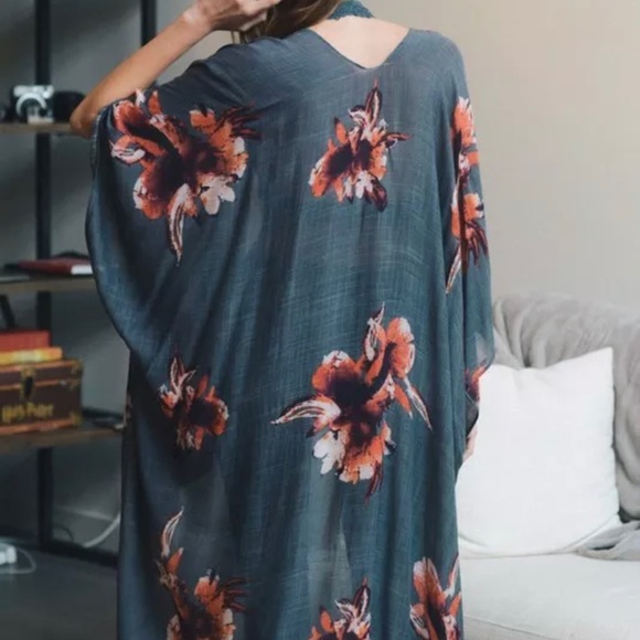 Floral Print Kimono - Picture 14 of 15